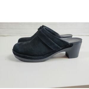 Crocs Sarah Clog Heeled Mule in Black Suede, sz 8